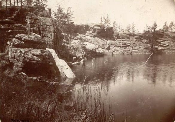 Н. Г. Катанаев. Святое озеро близ Каркаралов. 1900-е. (В 1905 году озеро было переименовано из Чертова в Святое, но новое название не прижилось).