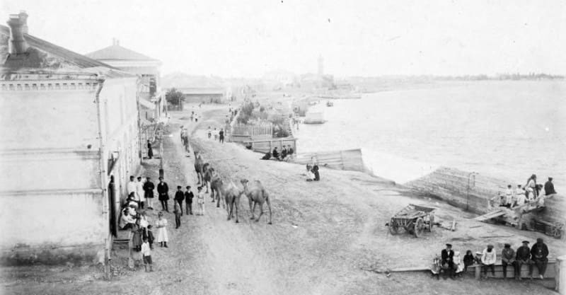 Набережная Гурьева. Фотография Поль Лаббе. 1898 год.