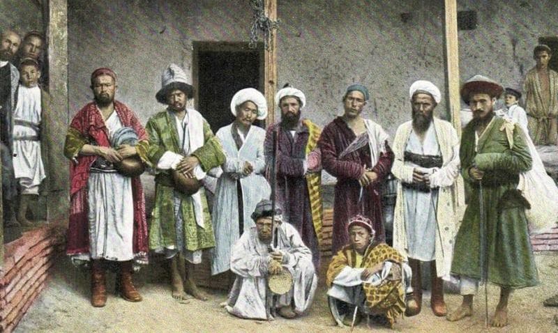 Dervishes-kalandars. Khujand. Late XIXth-early XXth century. Photographer unknown.