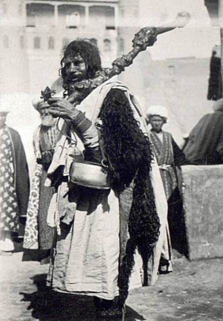 Dervish-kalandar. Hindu. Ark Fortress. Bukhara. Late XIXth-early XXth century. Photographer unknown.