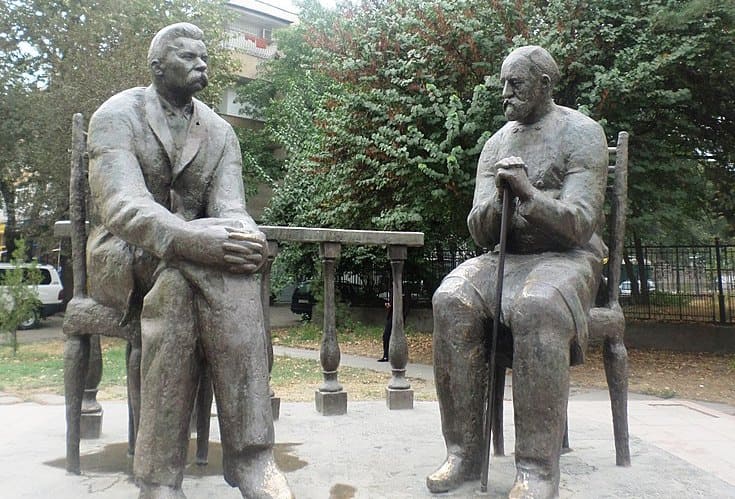 Monument to the writers M. Gorky and S. Aini in Dushanbe.