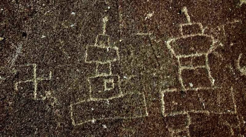 The concentration of monuments in this area is partly explained by the fact that it is here, along the foothills of high mountains, that a narrow strip of valley suitable for agriculture stretches, where all the activities of the Pamir people have always been concentrated.