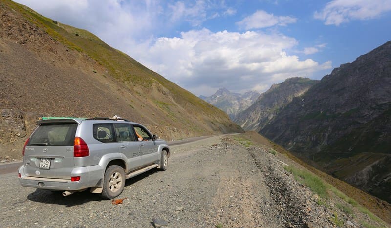 On the way to the Istiklol Tunnel. Hissar Range.