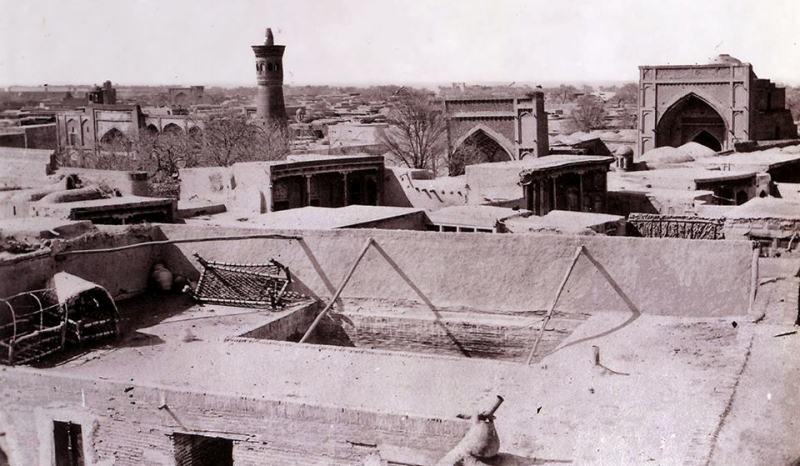 Вид с крыши Бухарского дома.