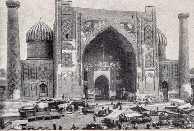 Shir-Dor Madrasah. Main façade. Mid-1940s. Photograph from the book "Registan in Samarkand." by B. Veyrman. 1946.