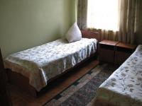 Twin room.