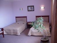 Twin room.