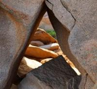 Бектауатинский государственный заказник – неповторимая встреча двух противоположных ландшафтов – плоские полупустыни Прибалхашья окружают гигантский исполин вулкана, так и не родившегося 300 млн. лет назад.