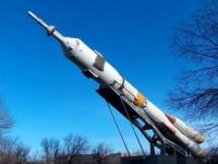 Monument to the rocket "Union" in the town. Photos by Alexander Petrov.