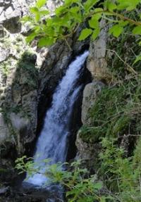 Walk to waterfall in Alamedin gorge