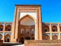 Kutlug murod inak madrasah.